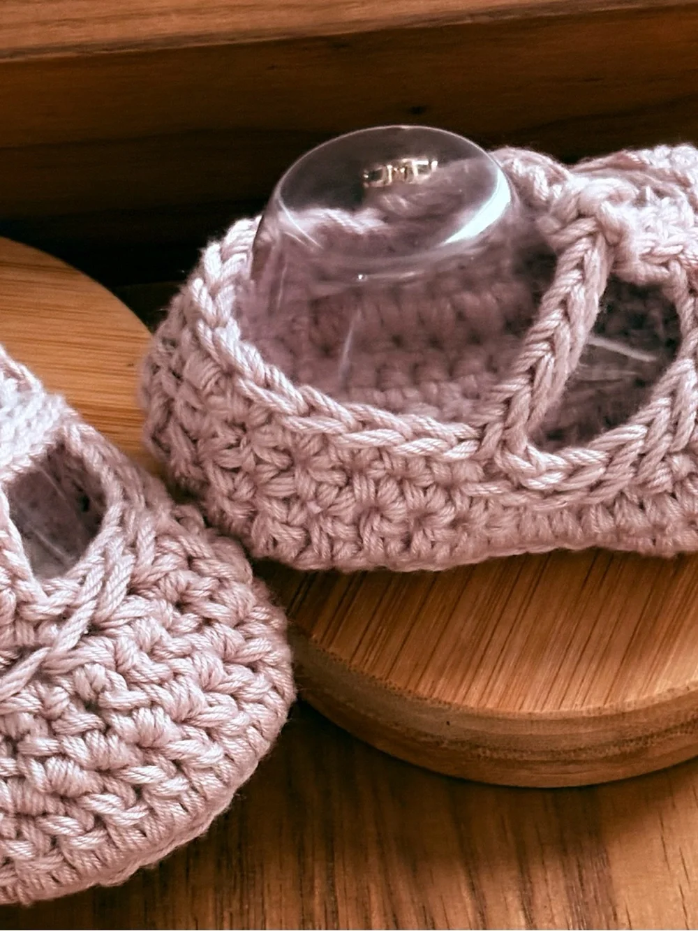 Crochet MaryJane (0-3 mths) Baby Slippers in dusty pink bysoft&simple Lion Brand